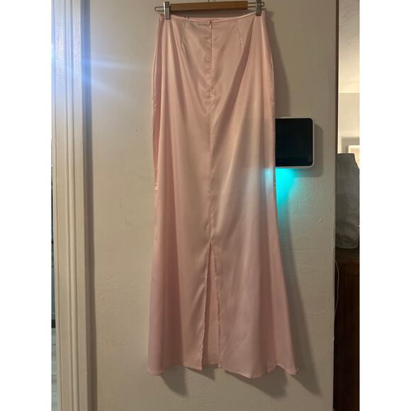 PRETTYLITTLETHING Dusty Pink Stretch Satin Split Side Maxi Skirt NWT - Picture 8 of 14